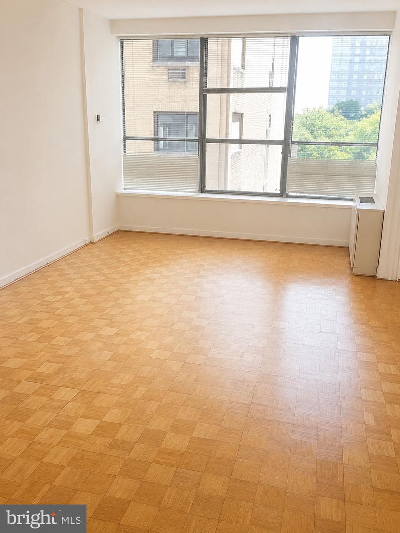 224-30 W Rittenhouse Sq #817 Property Photo 2