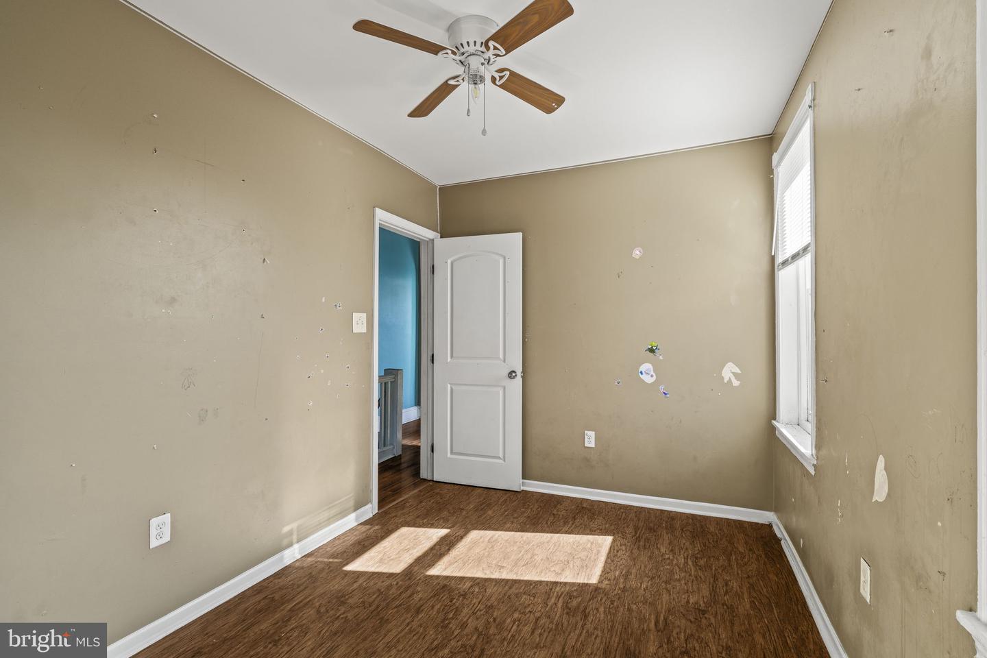 2069 Margaret St Property Photo 20