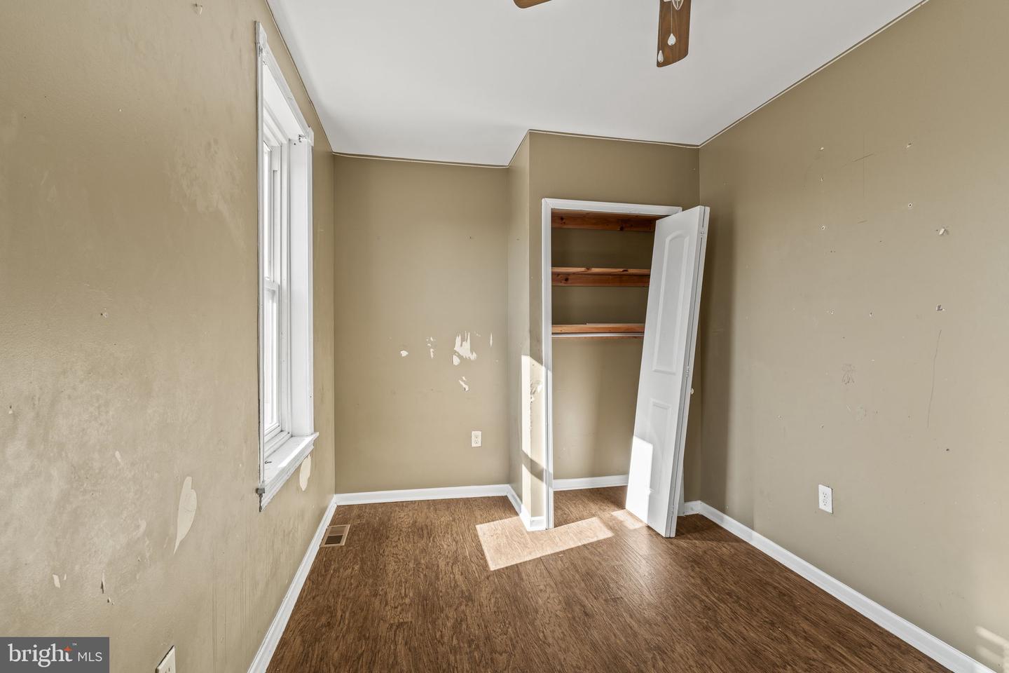 2069 Margaret St Property Photo 21