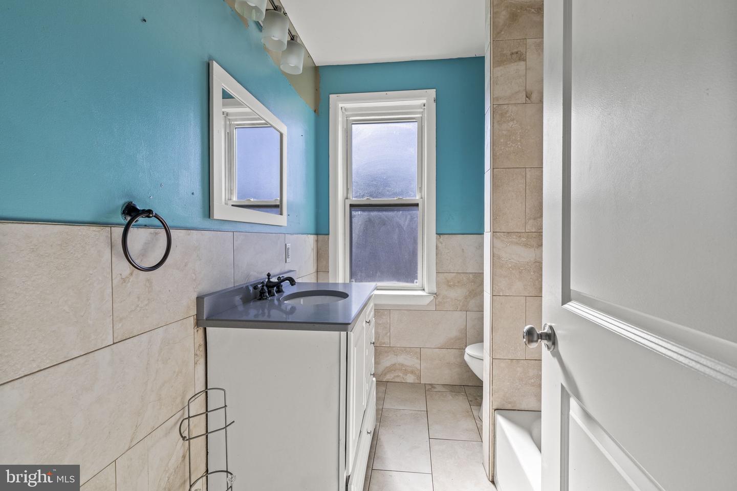 2069 Margaret St Property Photo 24