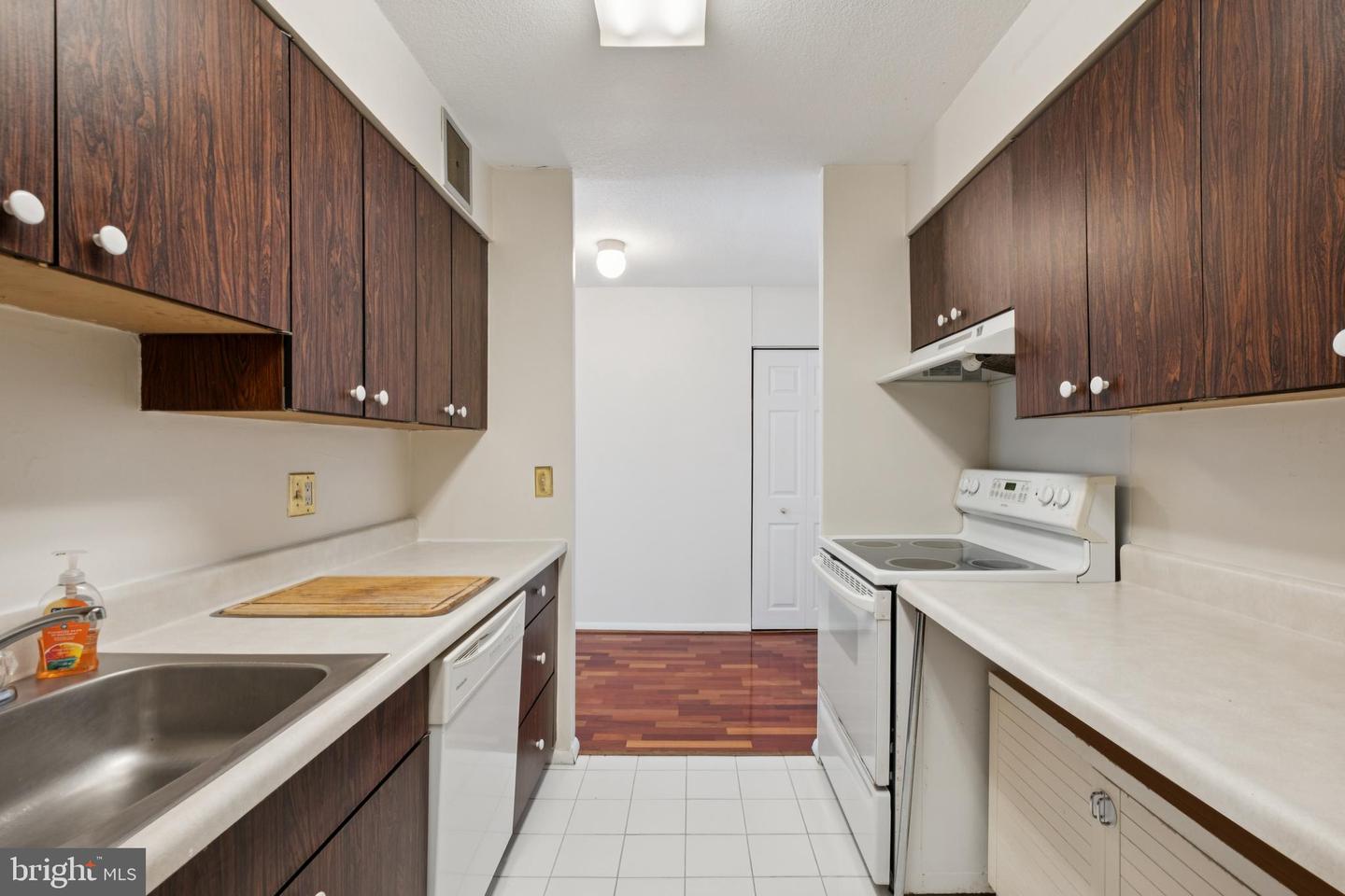 1420 Locust St #14p Property Photo 4