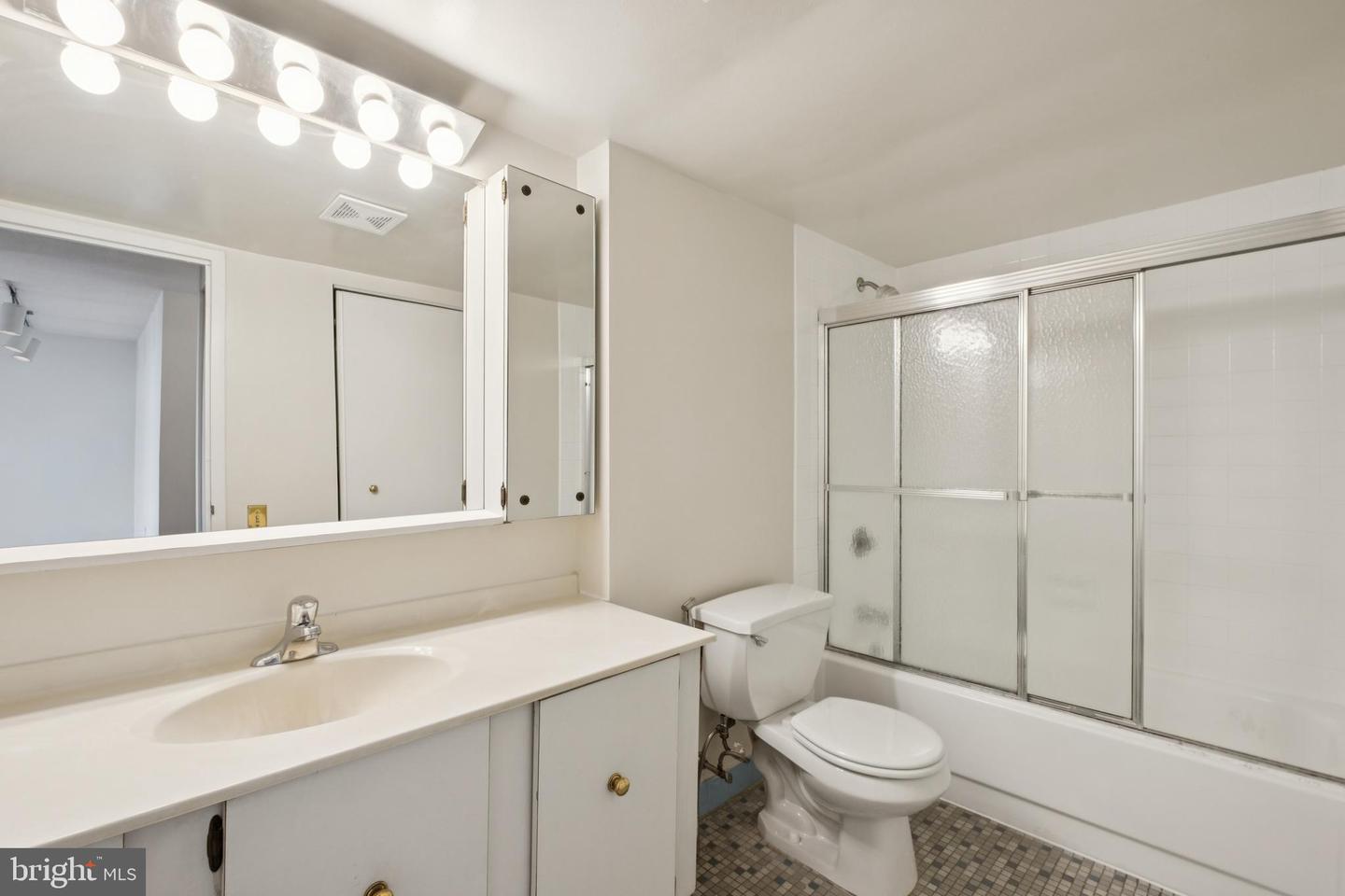 1420 Locust St #14p Property Photo 7