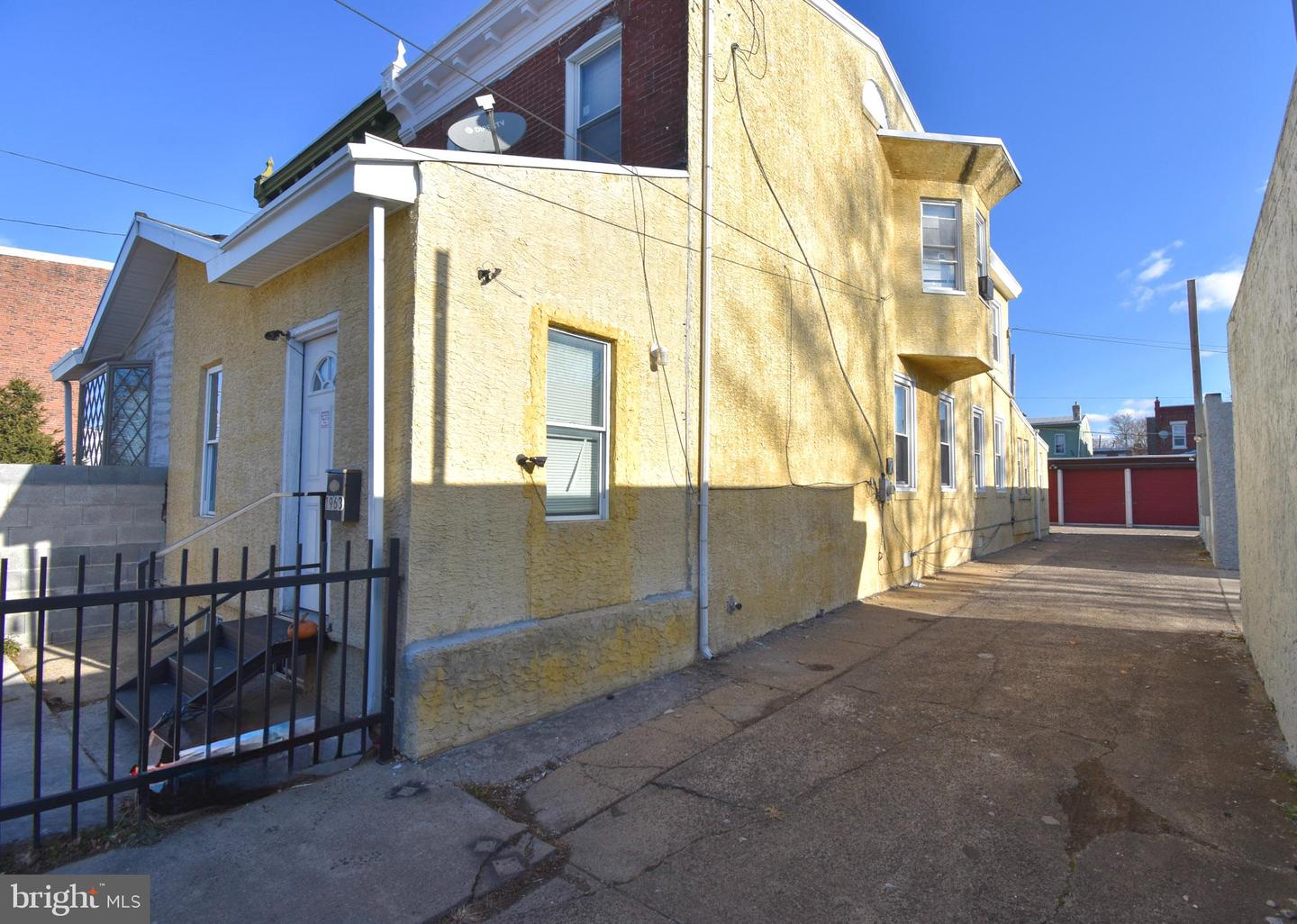 1963 Wakeling St Property Photo 3