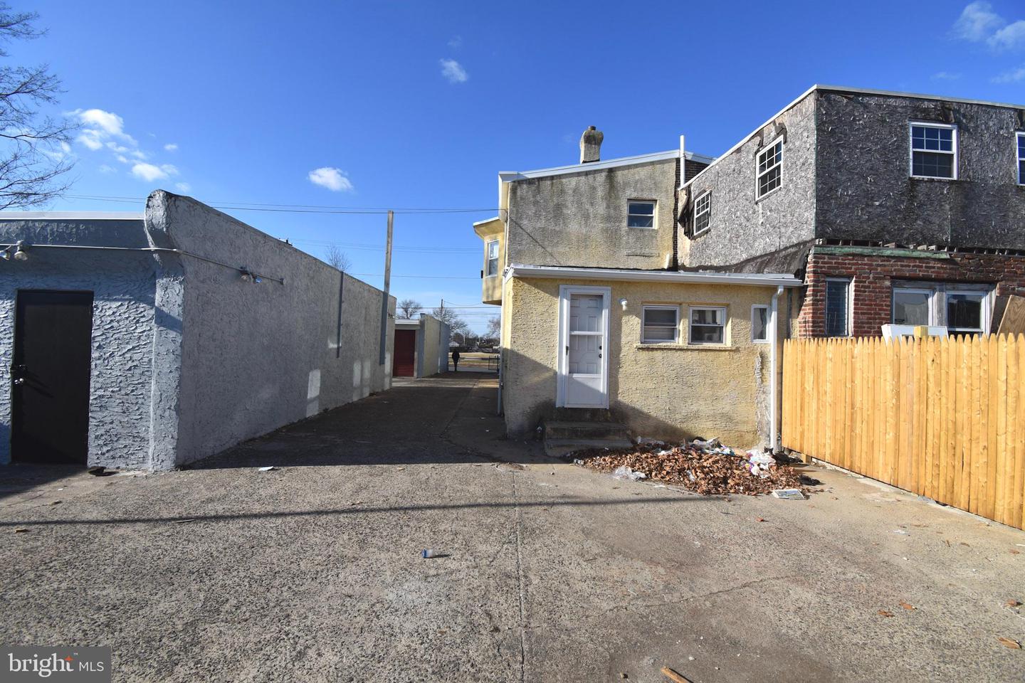 1963 Wakeling St Property Photo 7