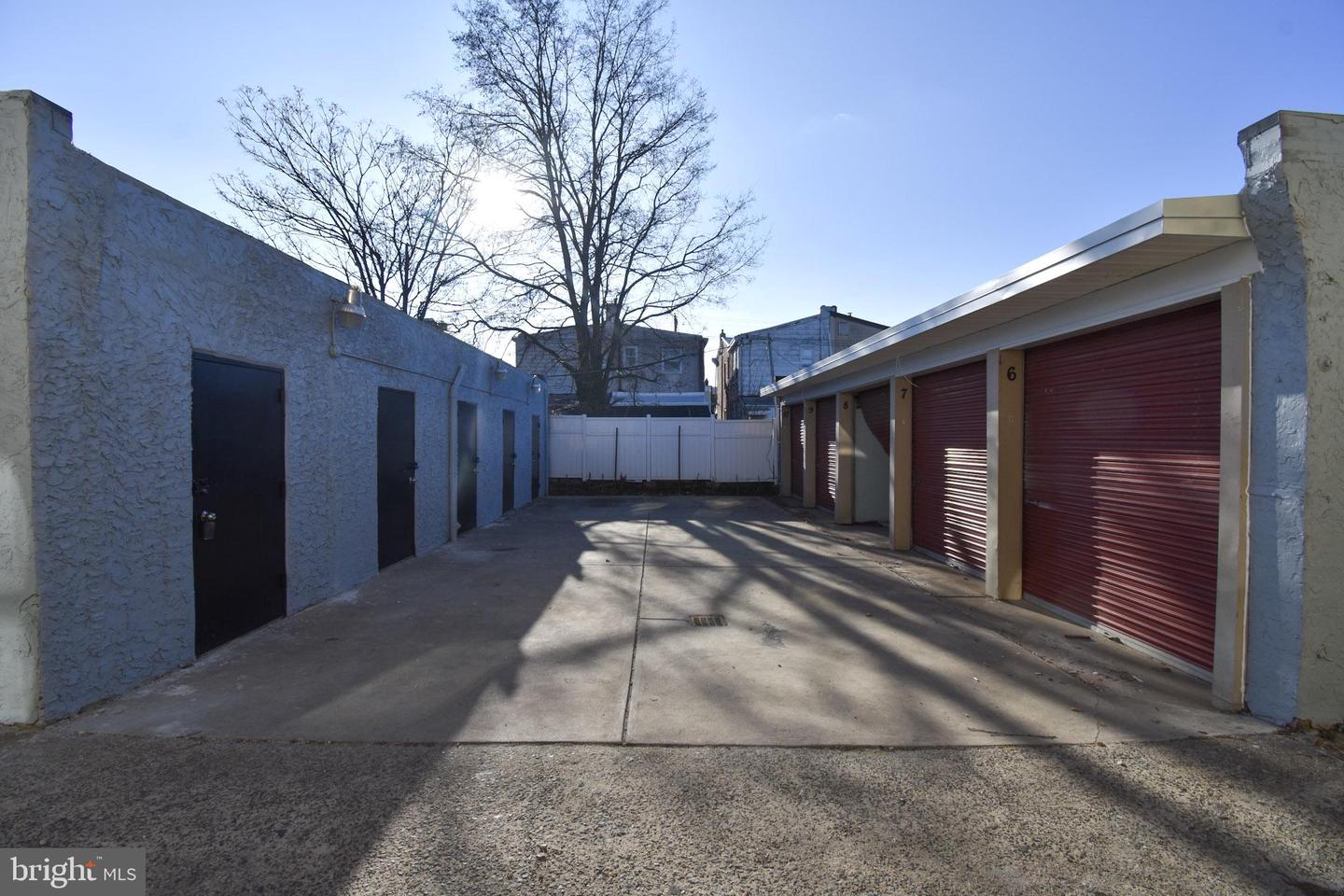 1963 Wakeling St Property Photo 13