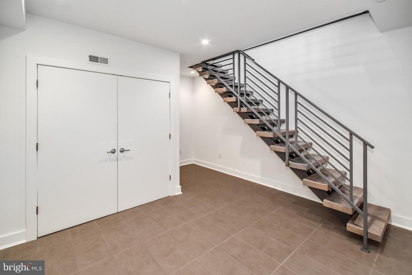 113 Olive St Property Photo 23