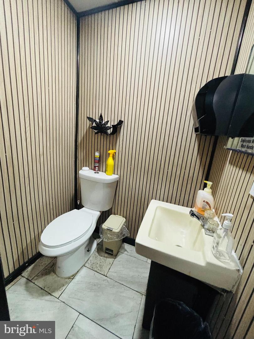 2084 E Allegheny Ave Property Photo 11