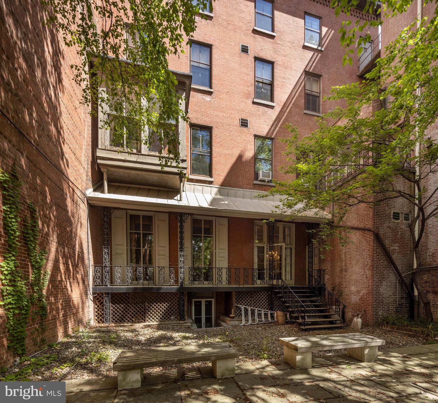 1622 Locust St Property Photo 13