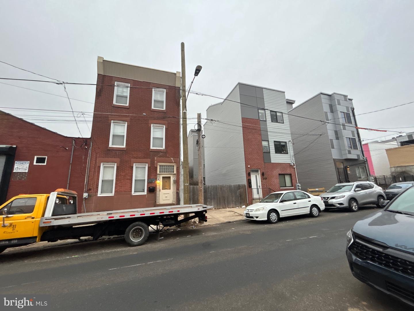2430 N Mascher St Property Photo 2