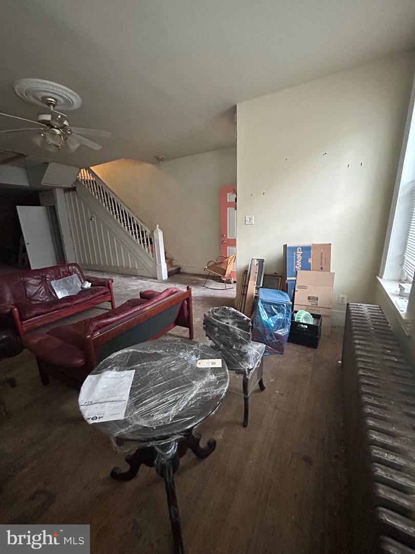 2430 N Mascher St Property Photo 13