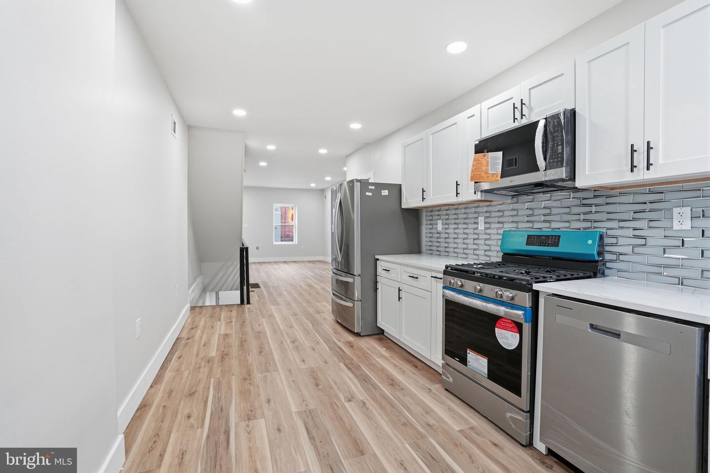 2538 S Sheridan St Property Photo 8