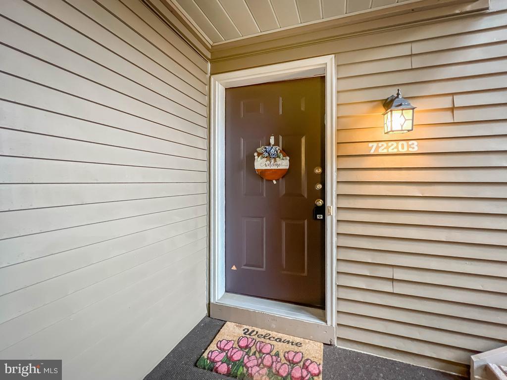 72203-00 Delaire Landing Rd #203 Property Photo 4