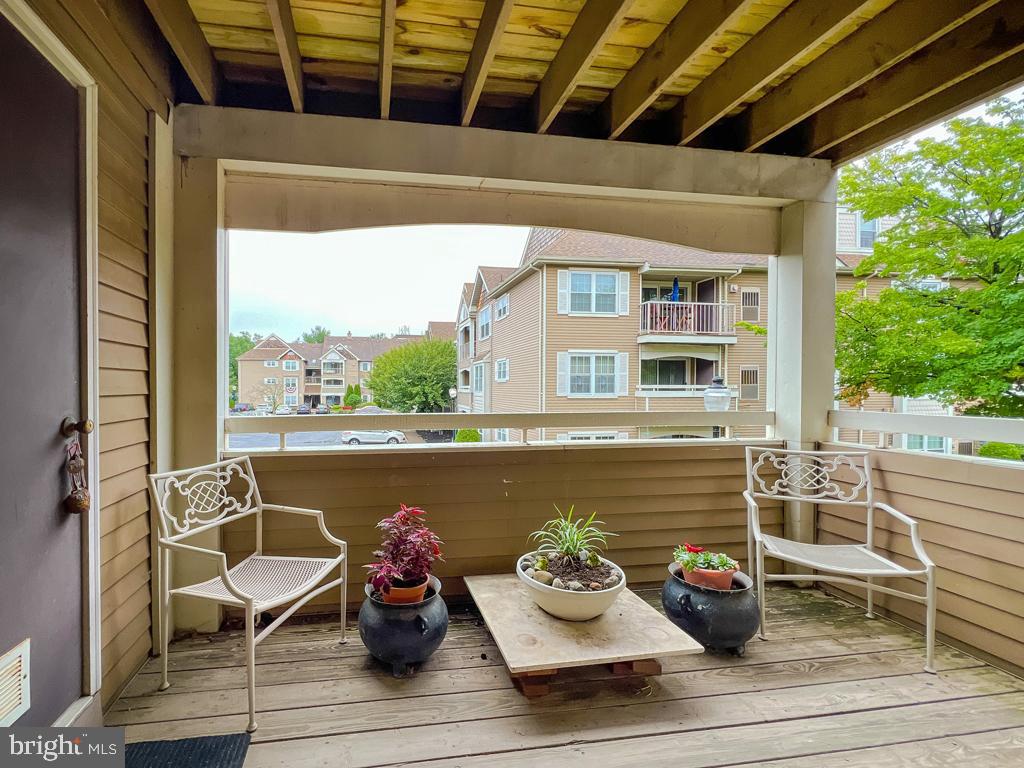 72203-00 Delaire Landing Rd #203 Property Photo 23