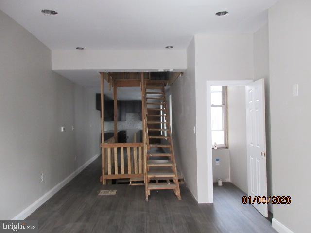 2717 W Jefferson St Property Photo 2