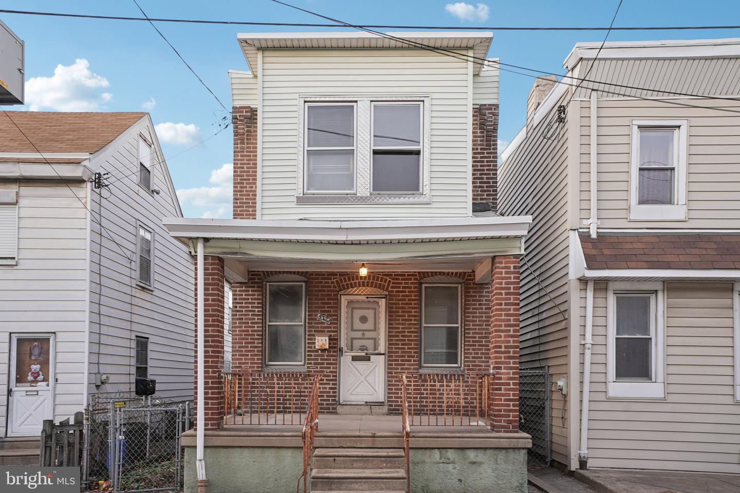 5322 James St Property Photo 1
