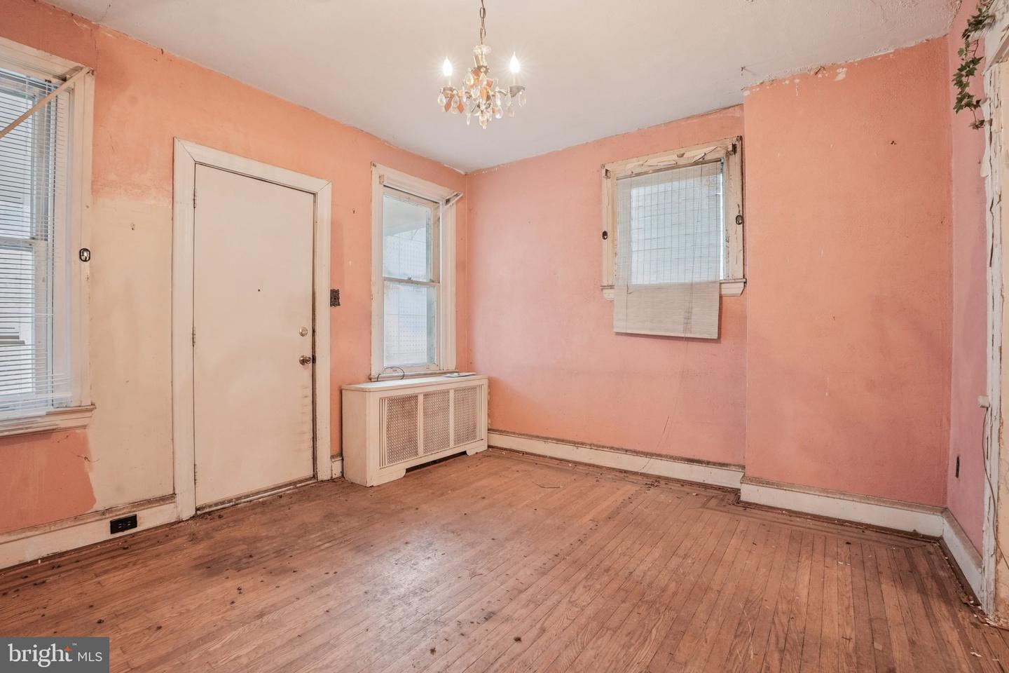 5322 James St Property Photo 8