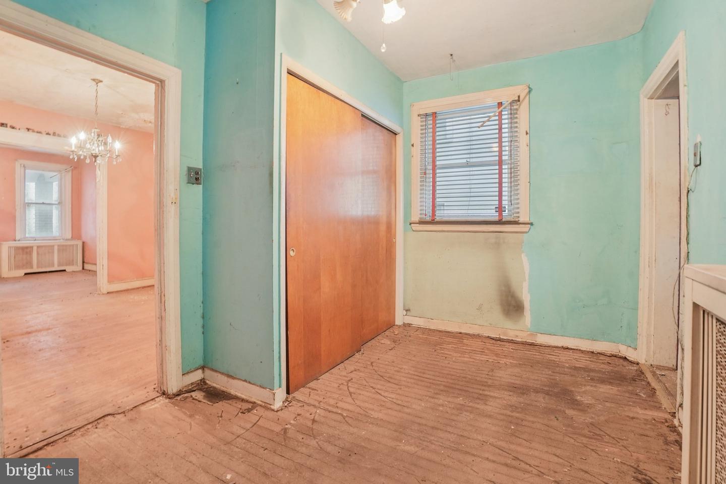 5322 James St Property Photo 12