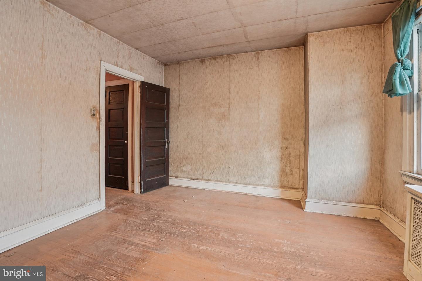 5322 James St Property Photo 27