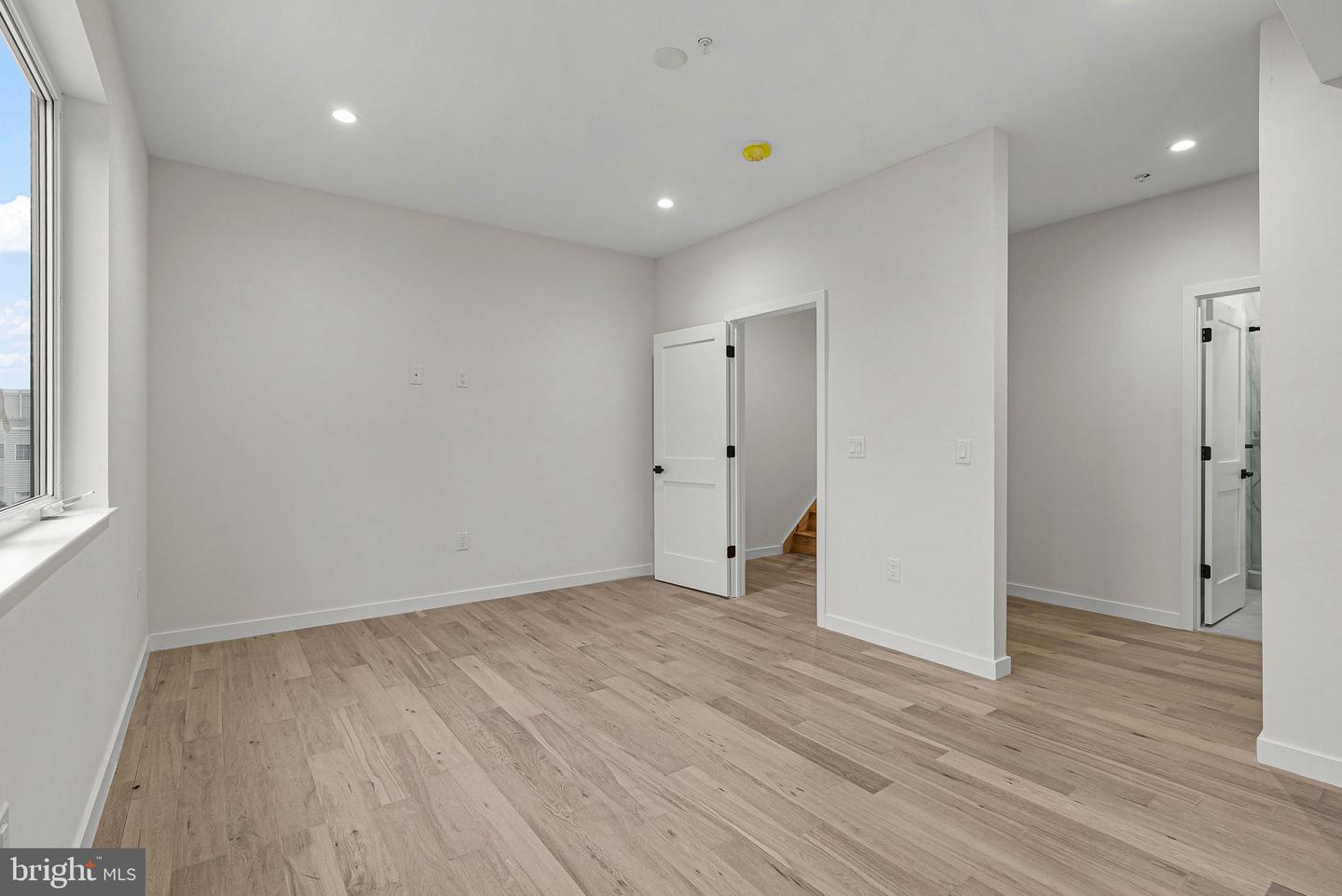 2429 Hartranft St Property Photo 5