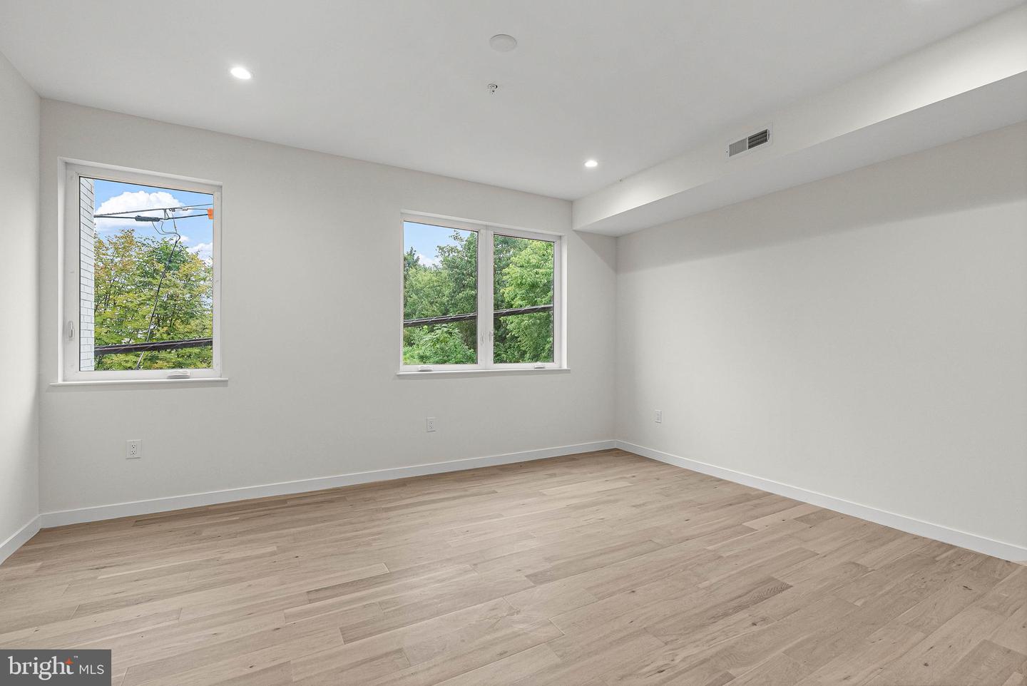 2429 Hartranft St Property Photo 8