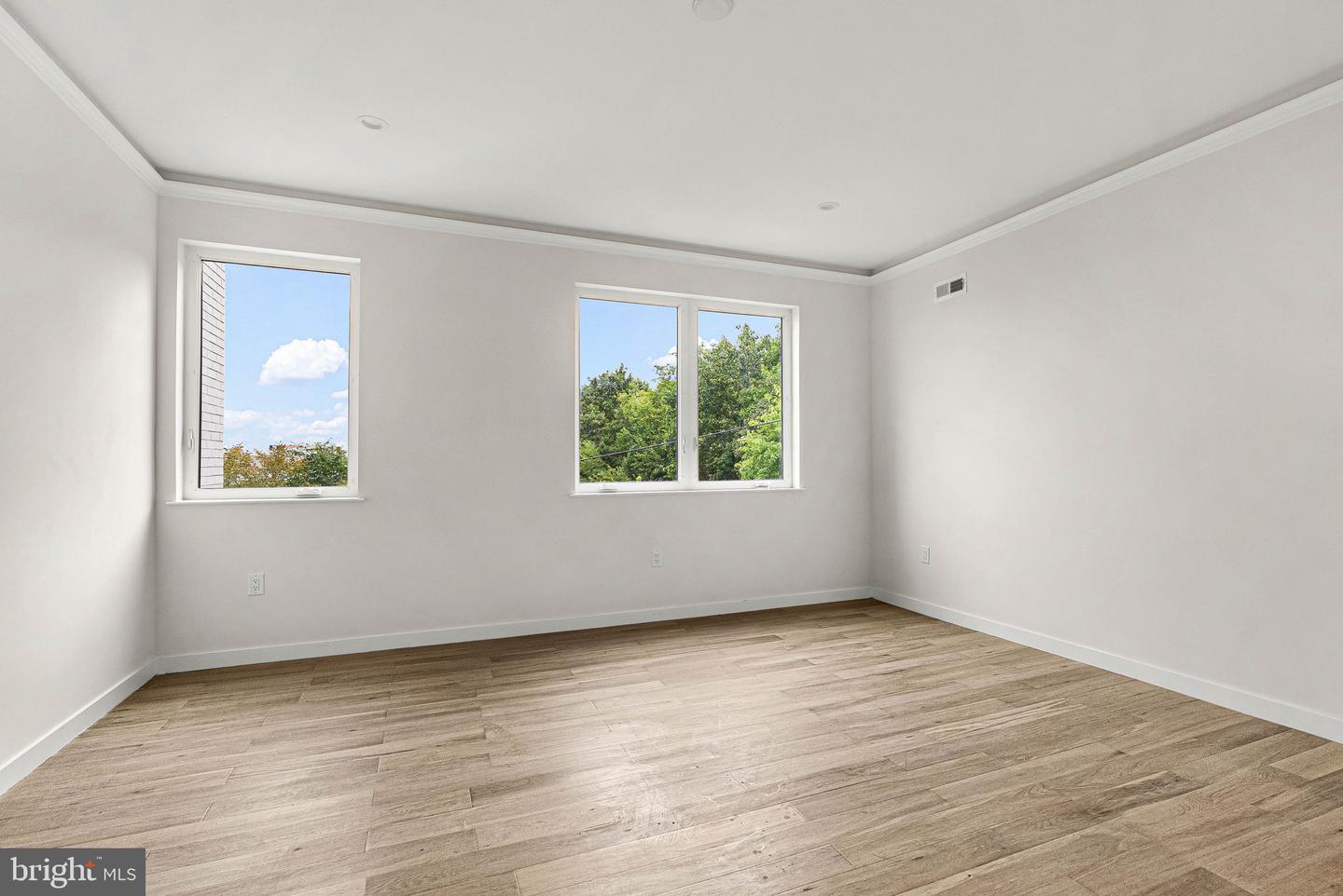 2429 Hartranft St Property Photo 10