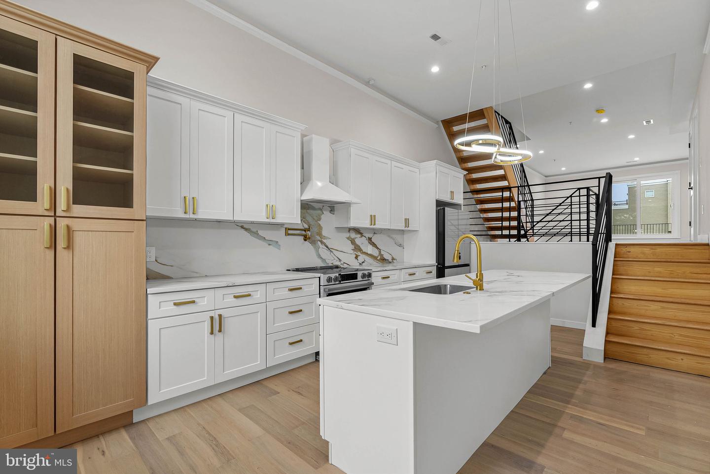 2427 Hartranft St Property Photo 2