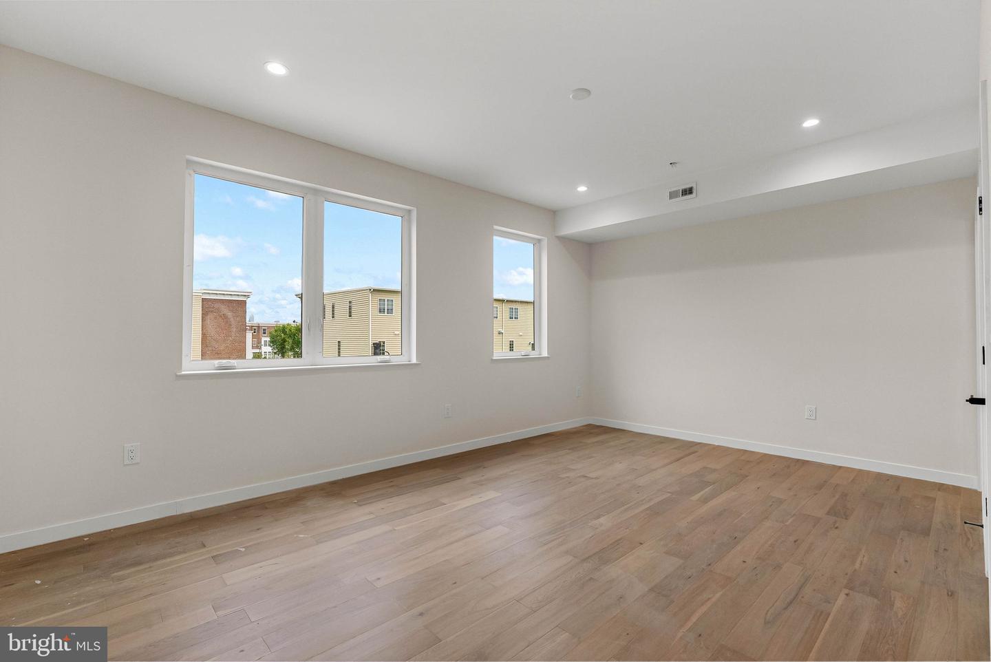 2427 Hartranft St Property Photo 13