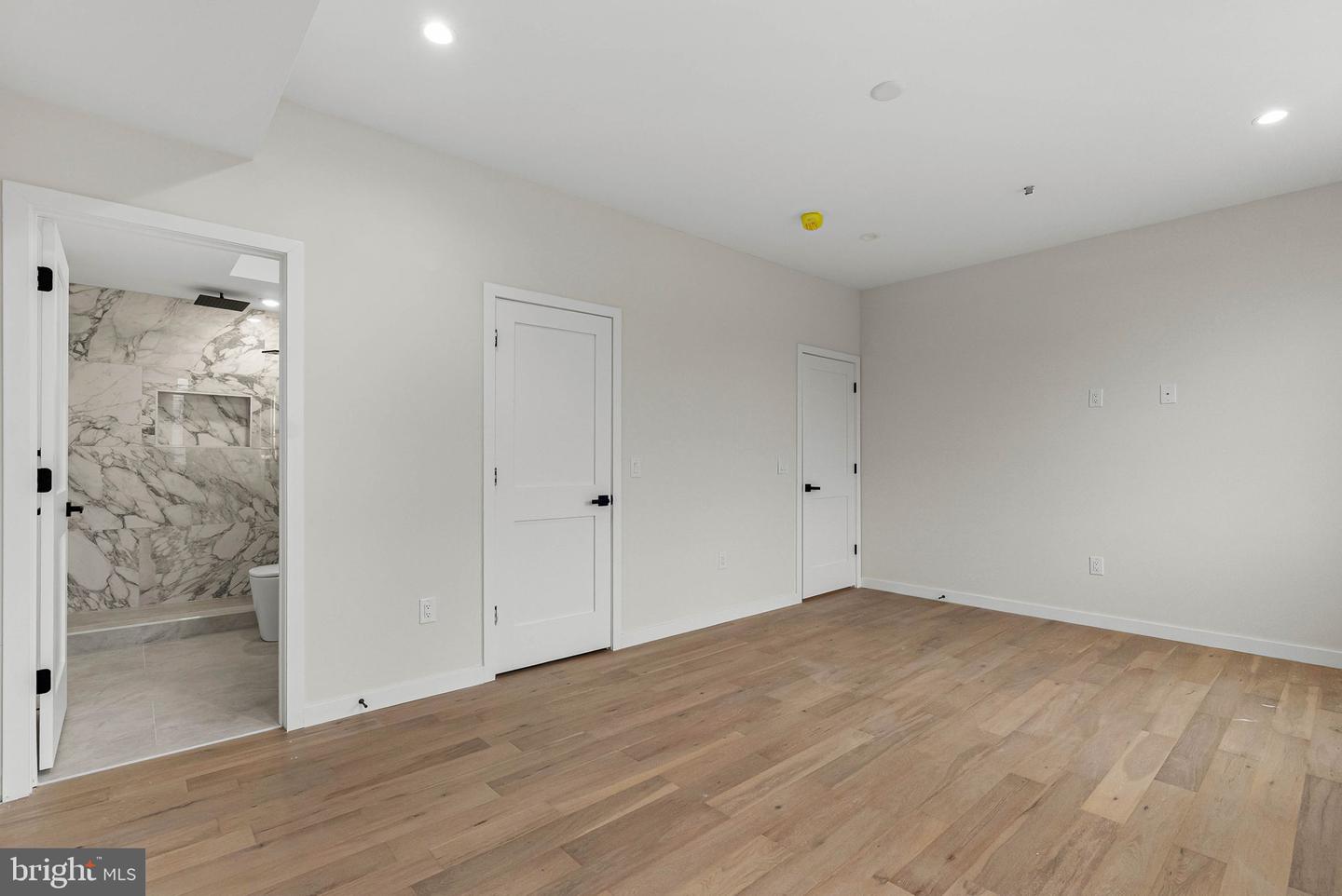 2427 Hartranft St Property Photo 14