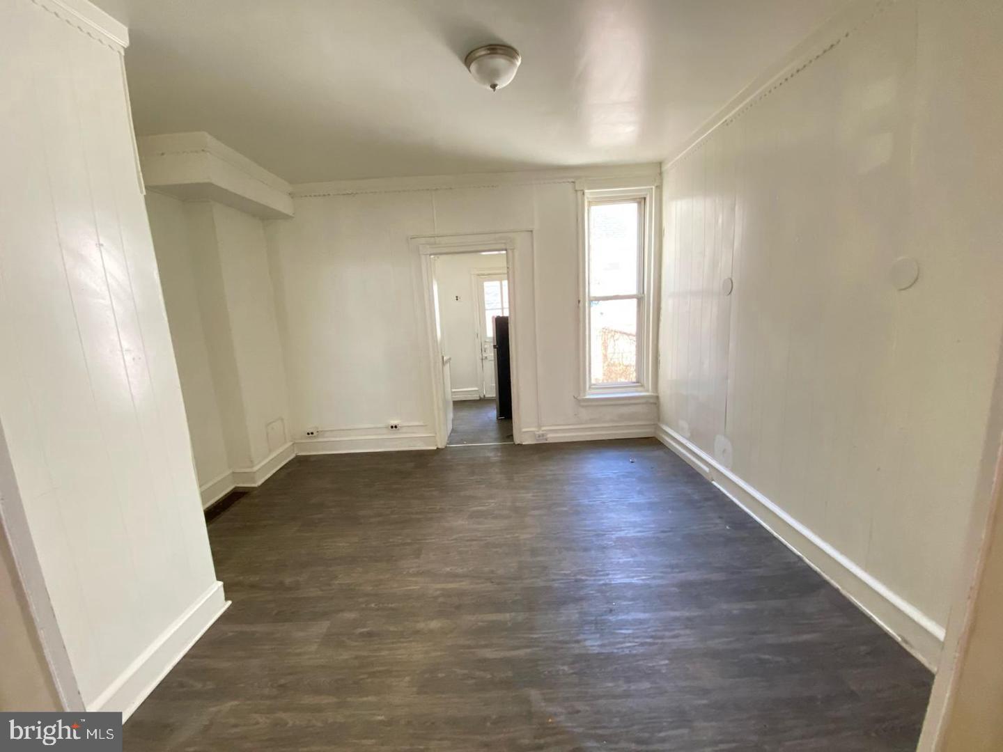 2926 N Stillman St Property Photo 5