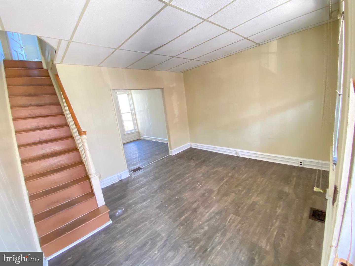 2926 N Stillman St Property Photo 7