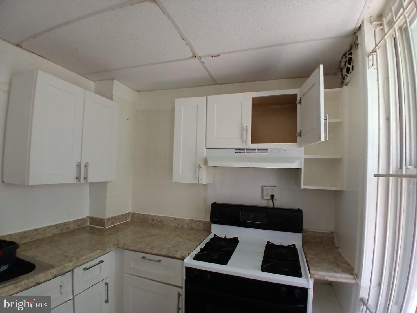 2926 N Stillman St Property Photo 20