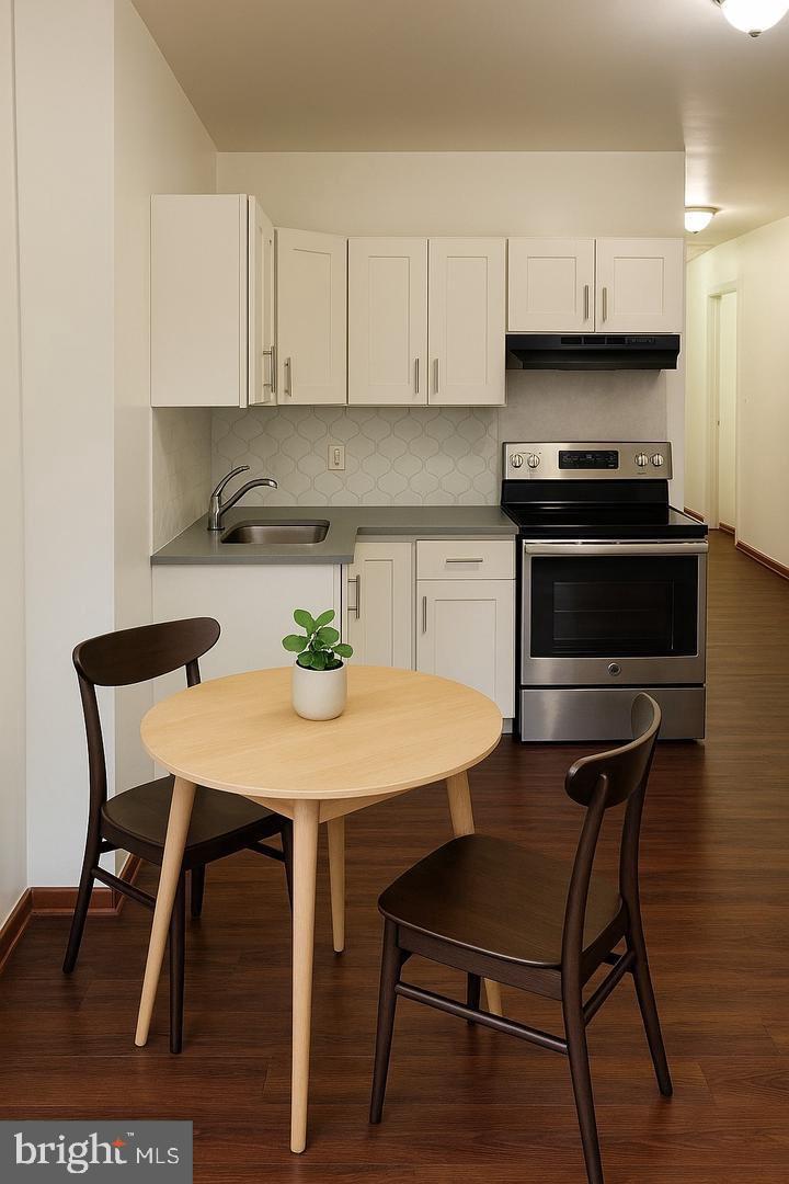 6041 VINE ST Property Photo 1