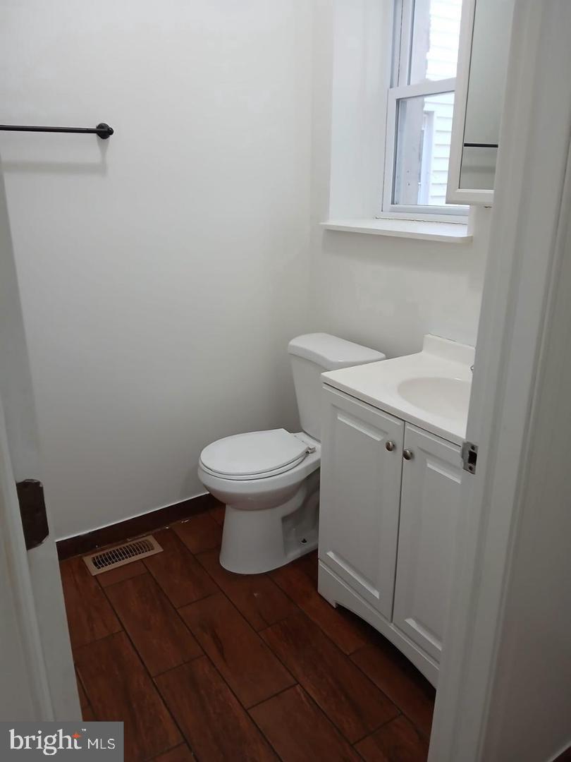 6041 Vine St Property Photo 8