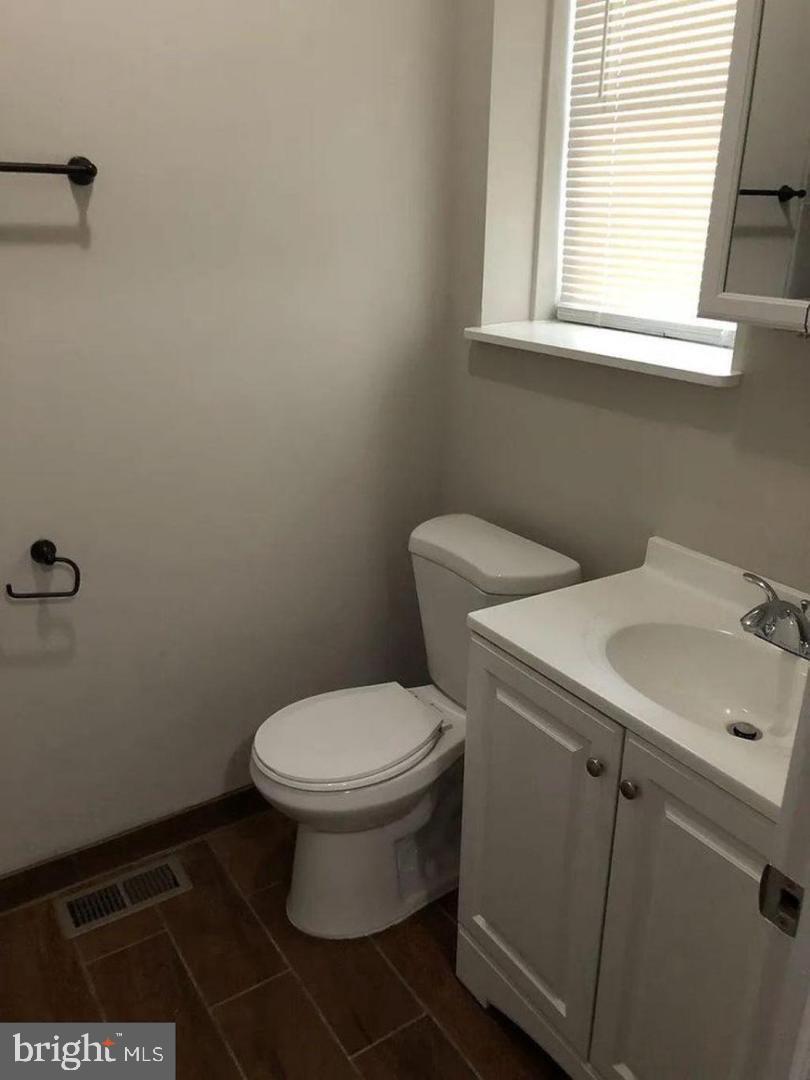 6041 Vine St Property Photo 9