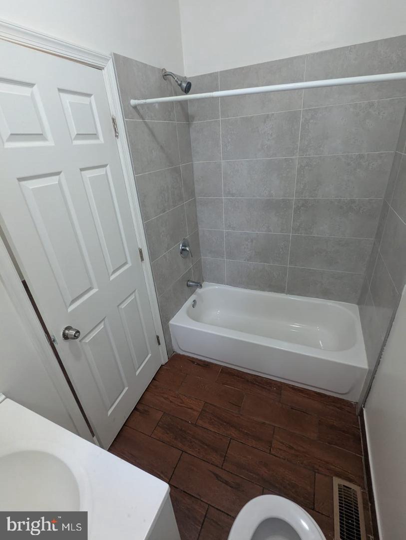 6041 Vine St Property Photo 10