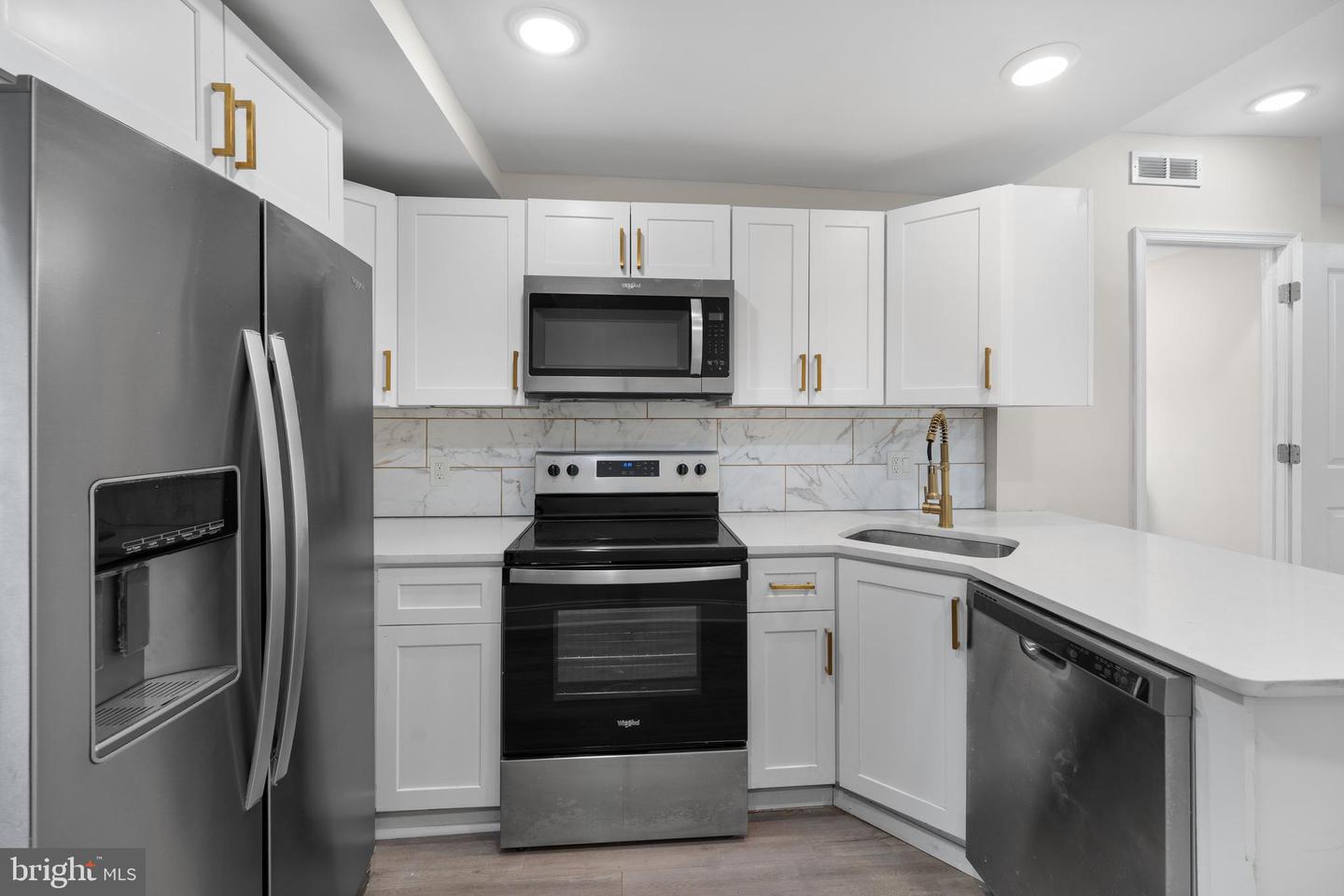 1526 S Opal St Property Photo 2