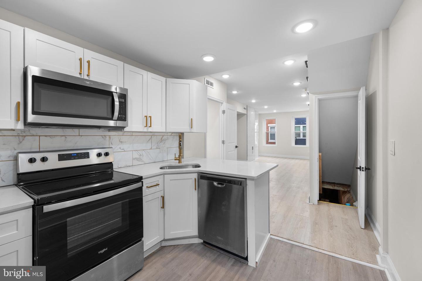 1526 S Opal St Property Photo 3