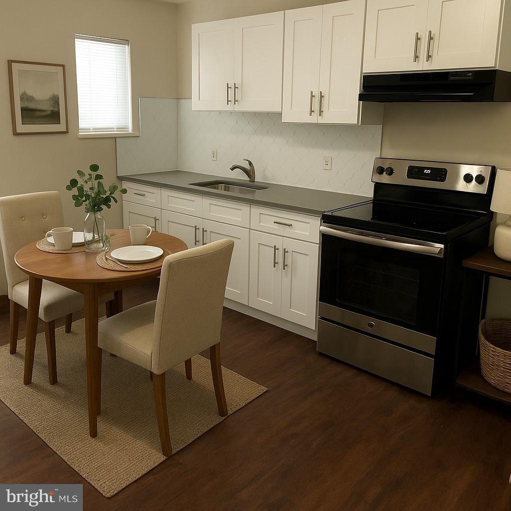 6043 VINE ST Property Photo 1