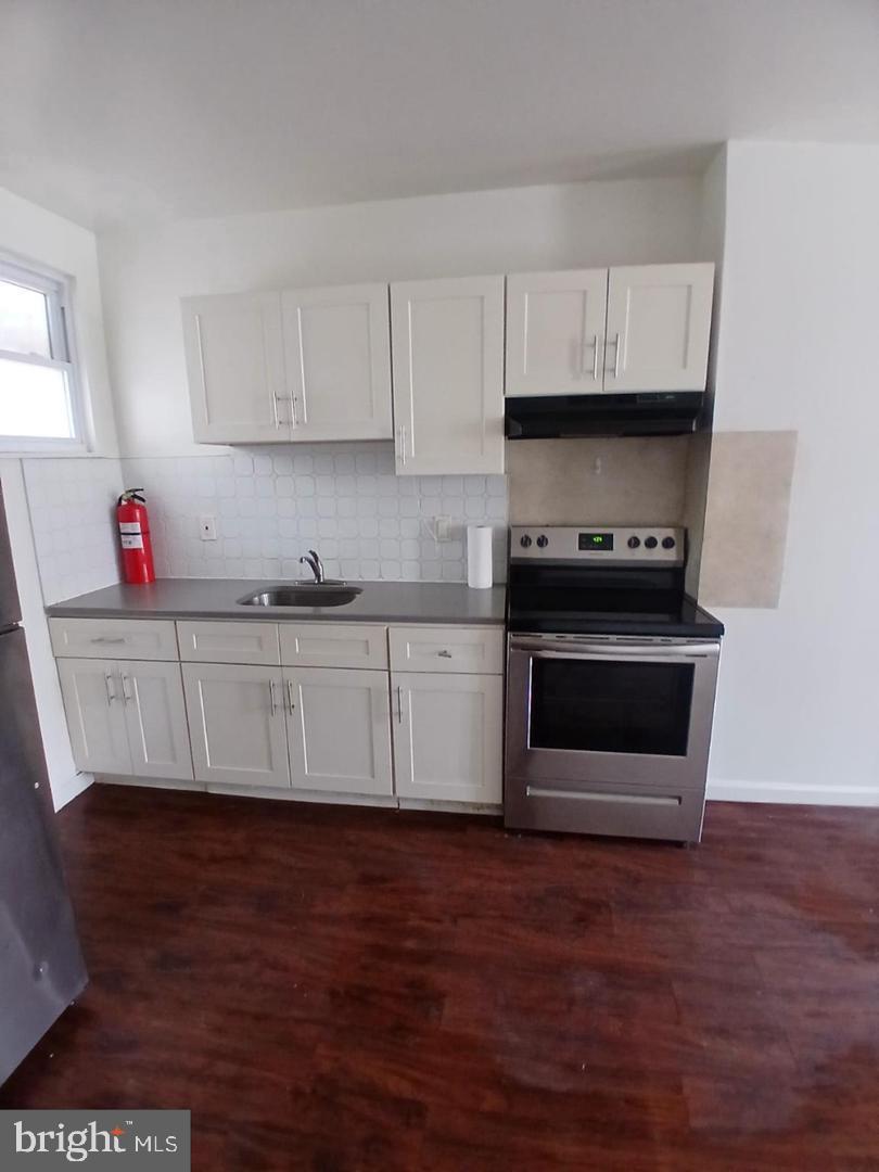 6043 Vine St Property Photo 2