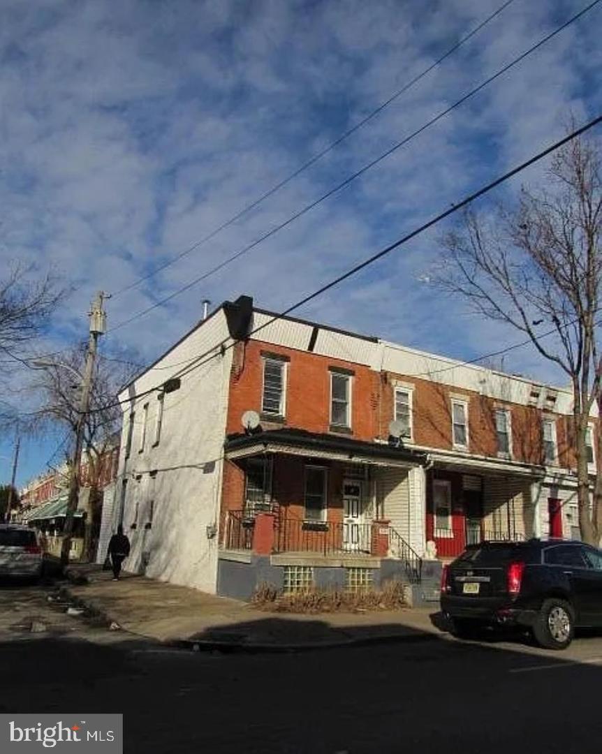 5835 Arch St Property Photo 1