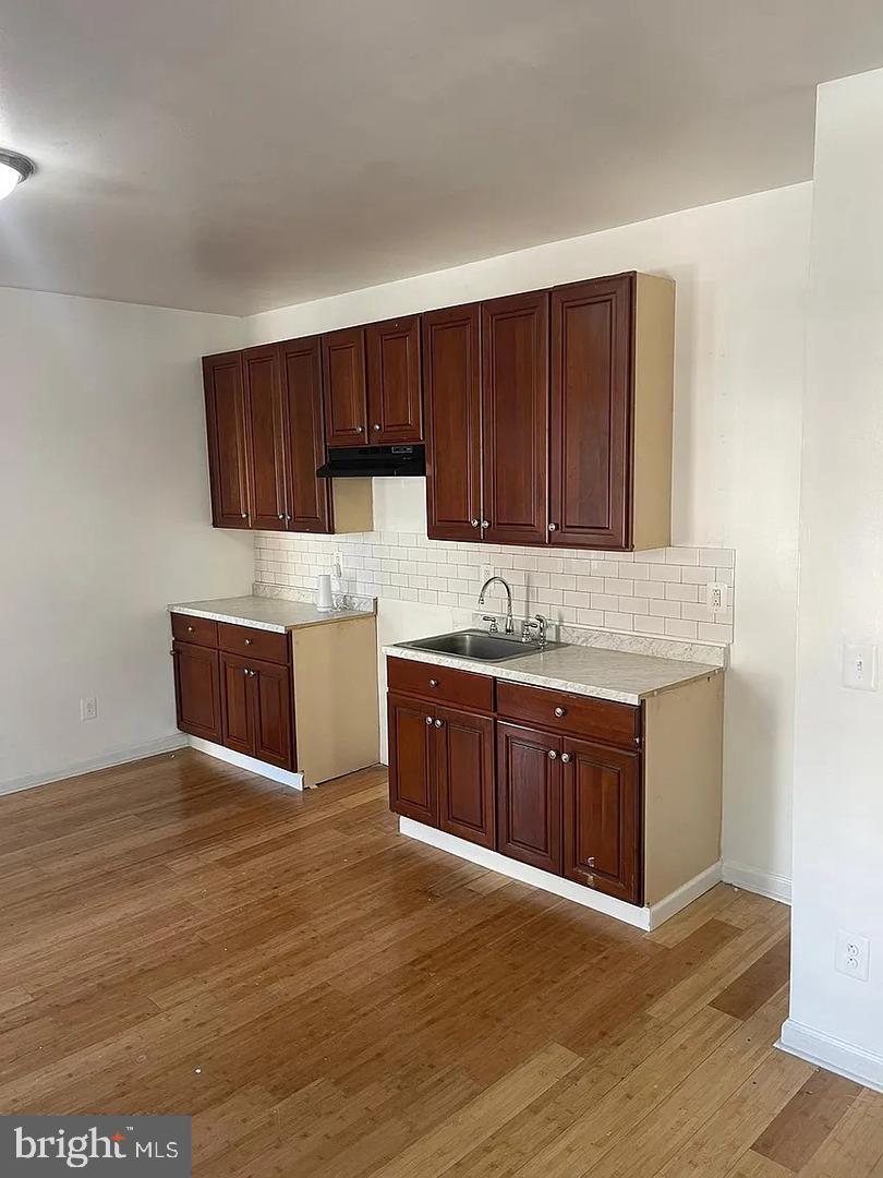 5835 Arch St Property Photo 2