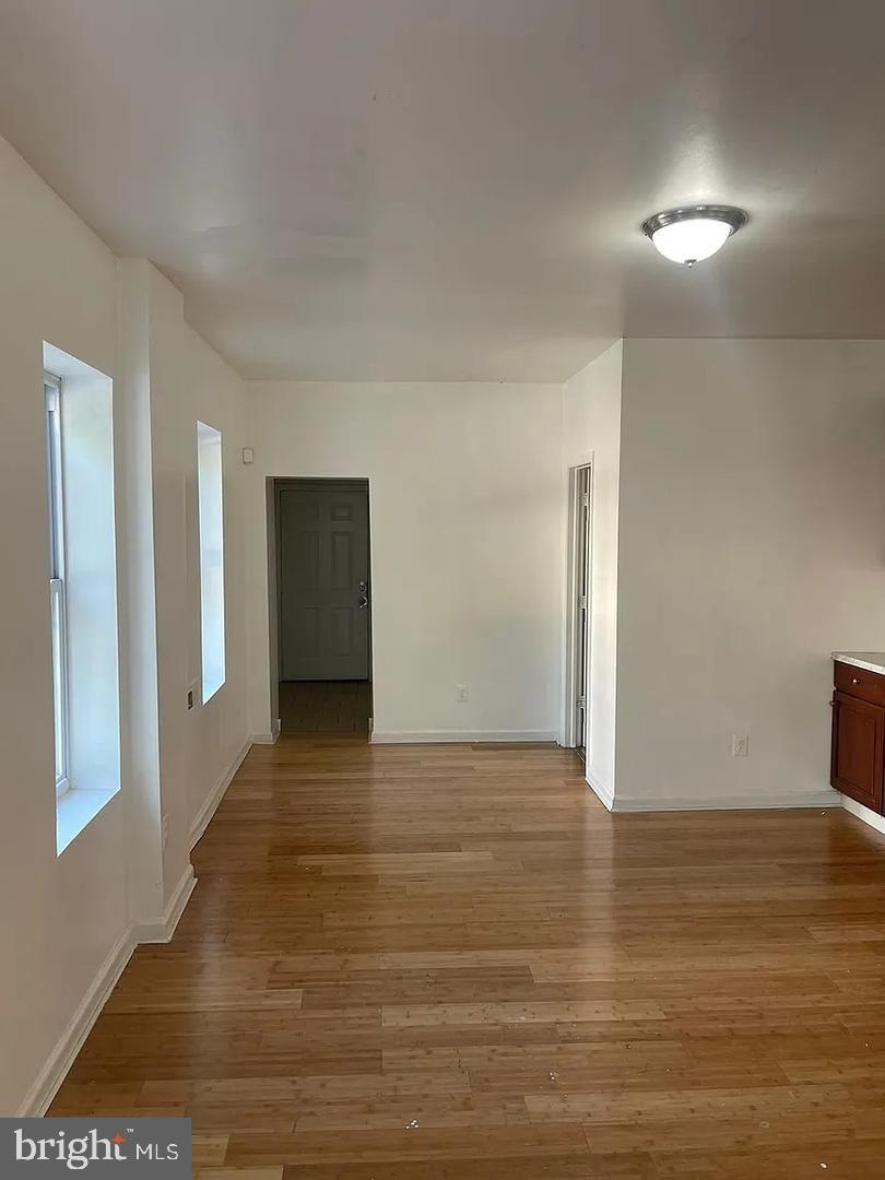 5835 Arch St Property Photo 4