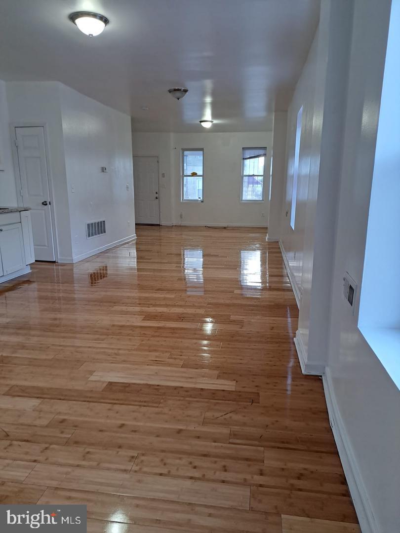 5835 Arch St Property Photo 6