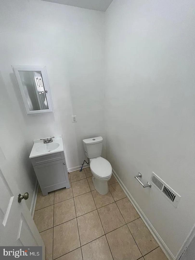5835 Arch St Property Photo 17