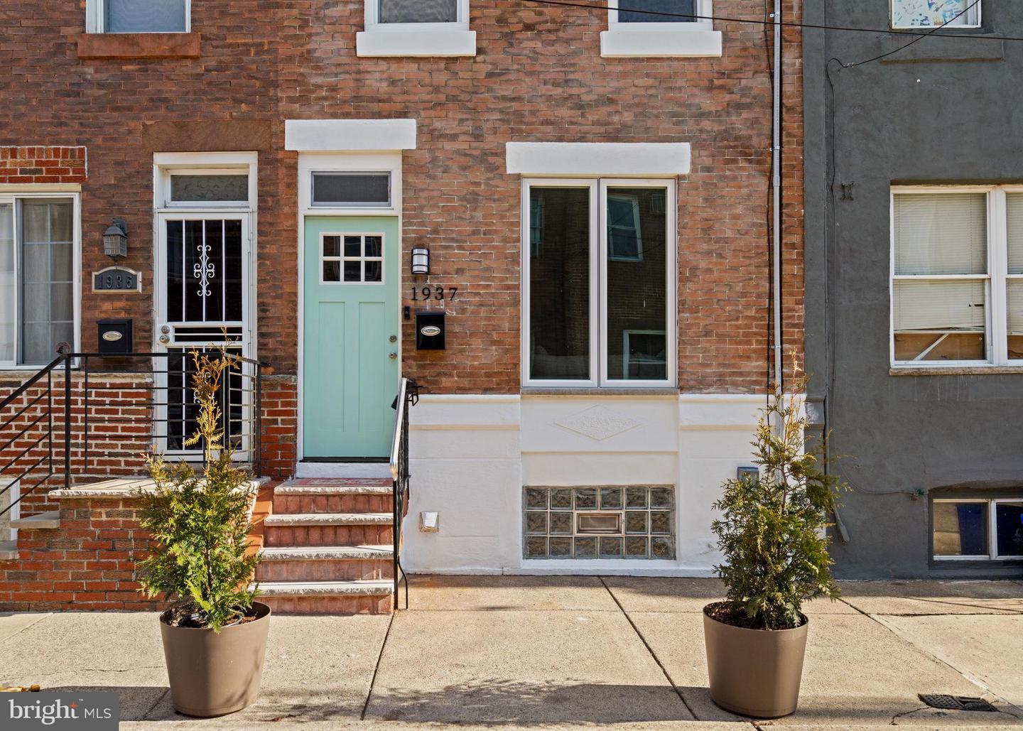 1937 S Lambert St Property Photo 3