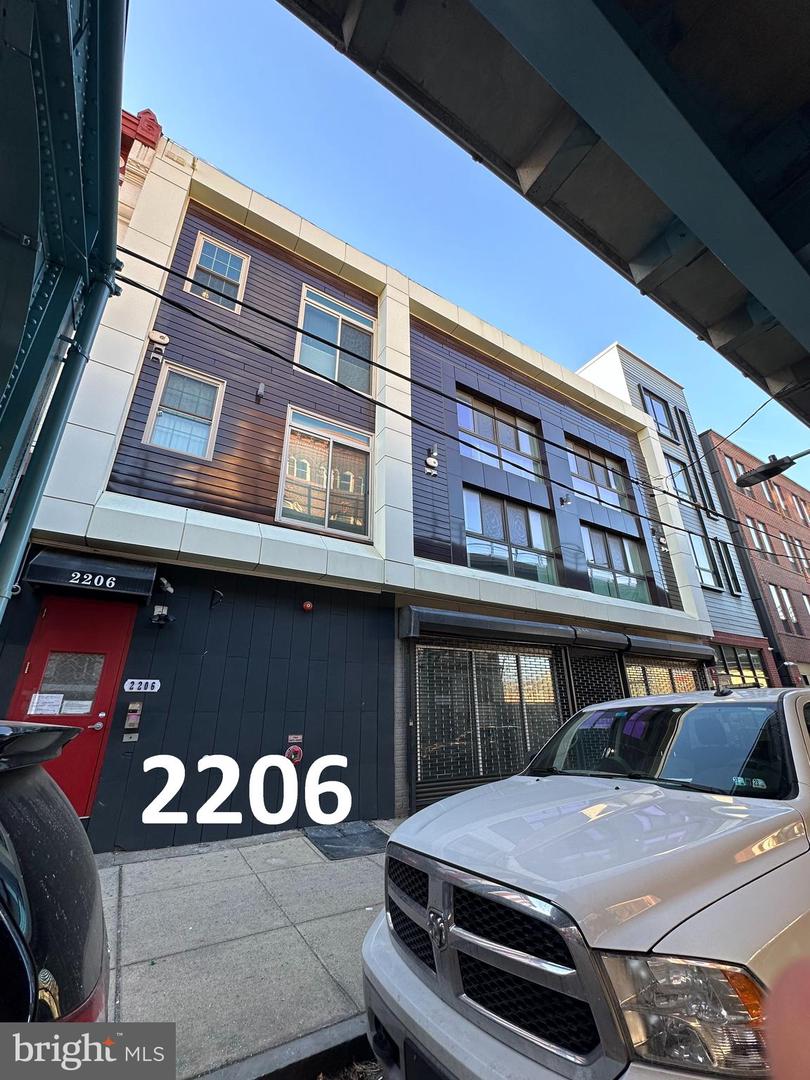 2206 N FRONT ST #COMMERCIAL Property Photo 1