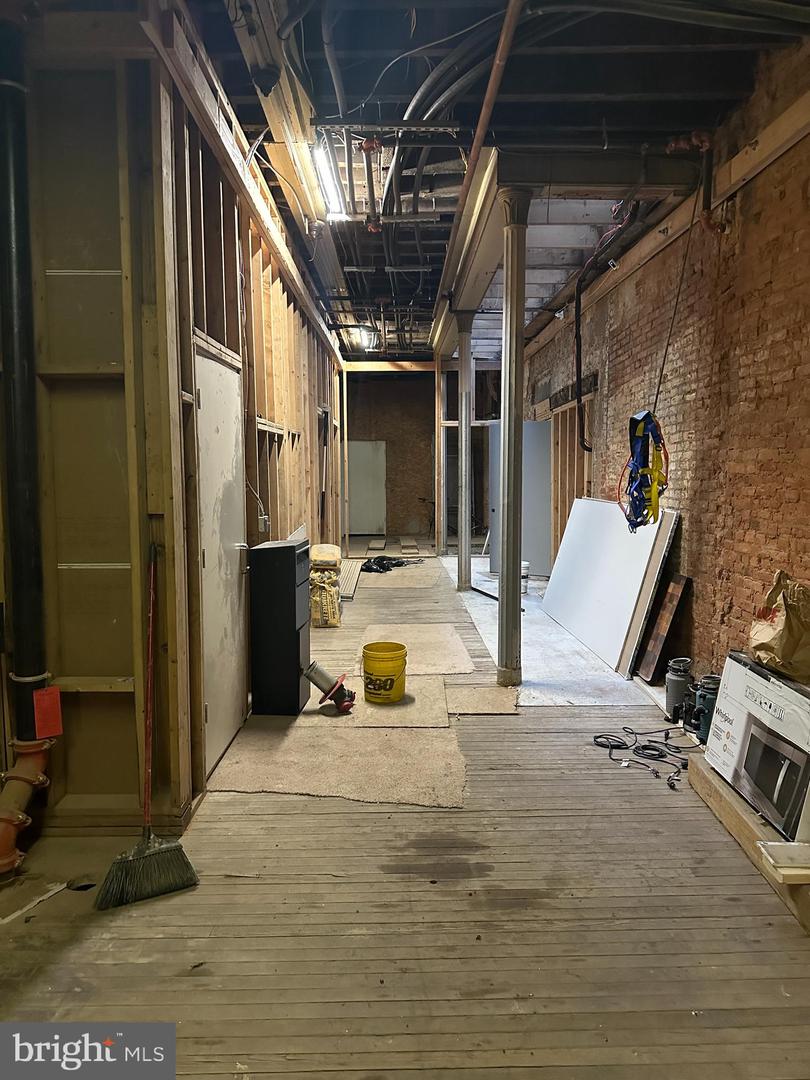2206 N Front St #commercial Property Photo 2