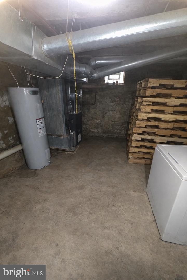 2431 N Lawrence St Property Photo 12