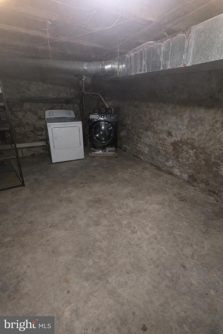2431 N Lawrence St Property Photo 13