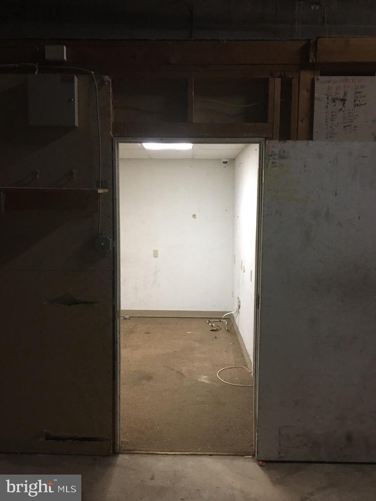 9203 James St Property Photo 2